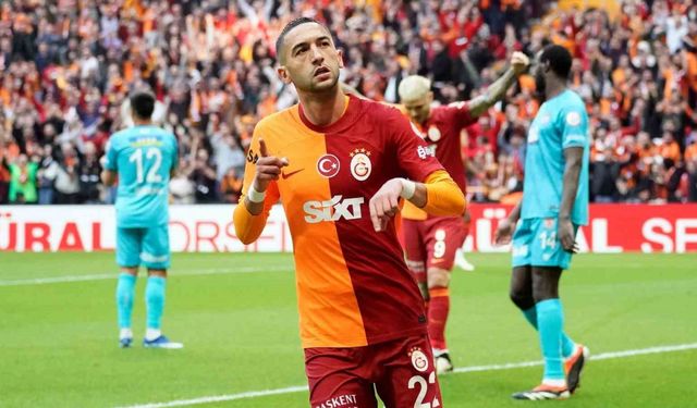 Hakim Ziyech ligdeki gol sayısını 6 yaptı