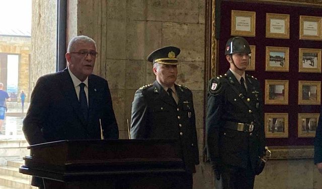 İYİ Parti lideri Dervişoğlu’ndan Anıtkabir’e ziyaret