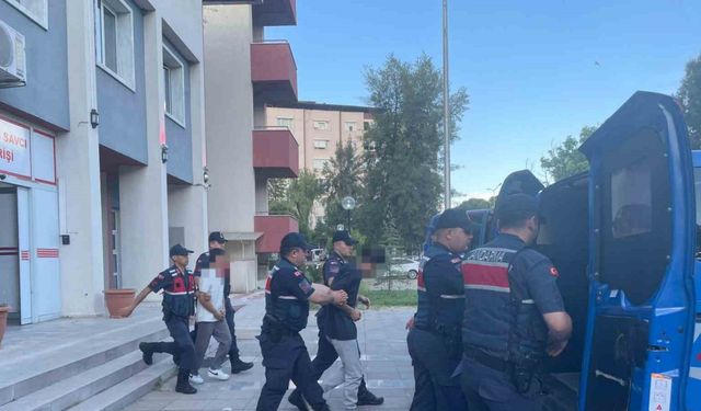 İzmir’den Nazilliye uyuşturucu sevkiyatını Jandarma önledi