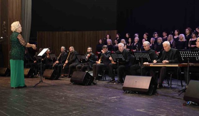 Kadınlar baharı şarkılarla karşıladı