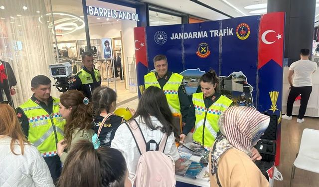 Kırklareli’nde trafik kuralları hakkında vatandaşlar bilgilendirildi