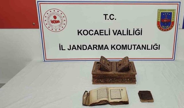 Kocaeli’de 14. yüzyıl dönemine ait Kuran-ı Kerim ele geçirildi