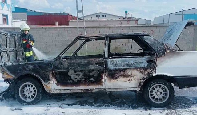 Konya’da otomobil seyir halindeyken yandı