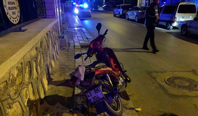 Kütahya’da motosiklet ile ticari araç çarpıştı: 1 yaralı