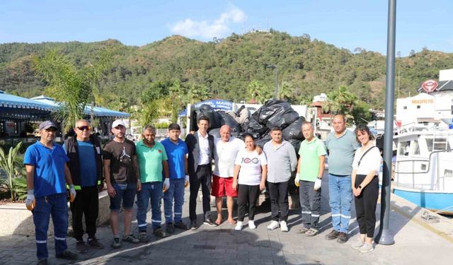 Marmaris’in çöp avcıları 150 torba atık topladı