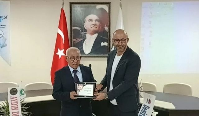 Meslekte 50. yıl onur plaketini oğlu Başkan Zencirci’nin elinden aldı