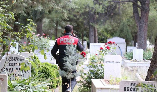 Mezarlıktaki bebek ağlama sesi ihbarı polisi harekete geçirdi