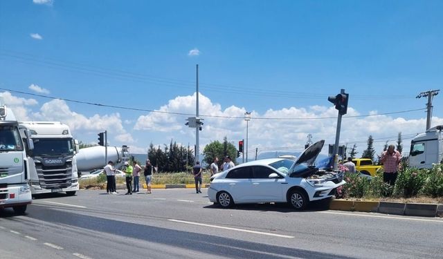 Milas’ta tır ile otomobil çarpıştı: 1 yaralı