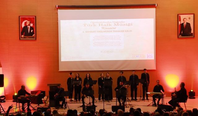 Müzik öğretmenlerinden Türk Halk Müziği konseri