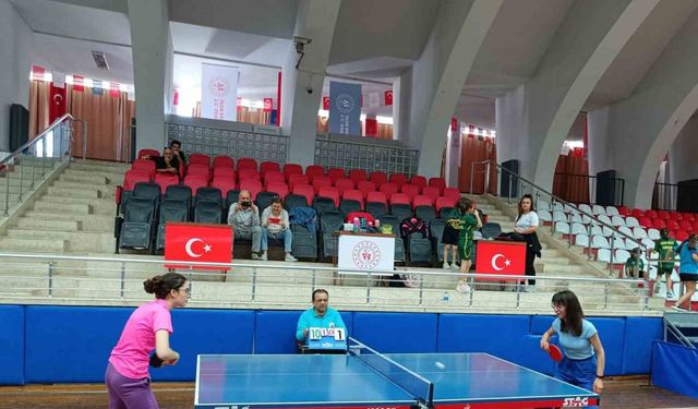 Nazillili özel sporcular madalyaları topladı