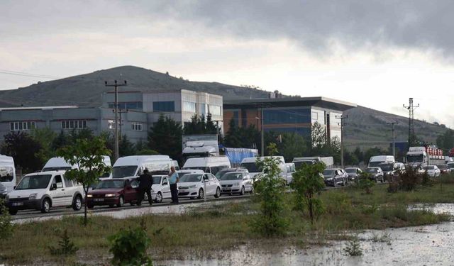 Nevşehir’de sağanak yağış ulaşımı olumsuz etkiledi