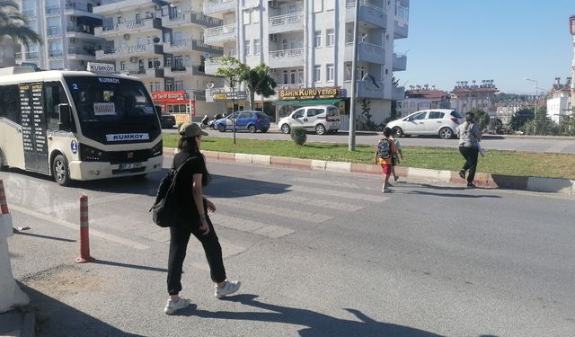 Ölümlü kaza sonası kapatılan yaya geçidinin silinmeyen çizgileri kazaya davetiye çıkartıyor