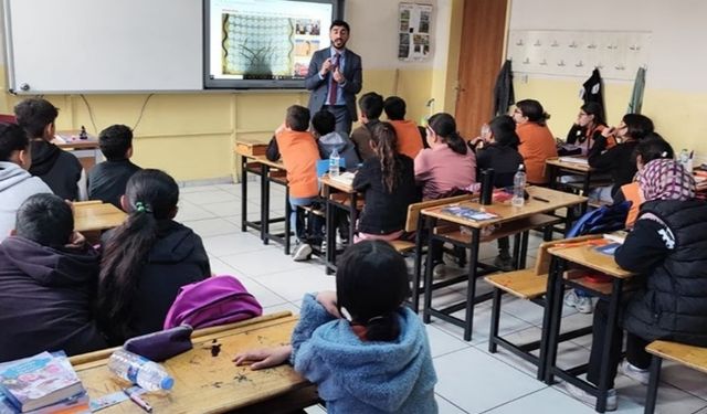 Özalp’te öğrencilere "Ariflerin Satrancı" oyununu tanıtıldı