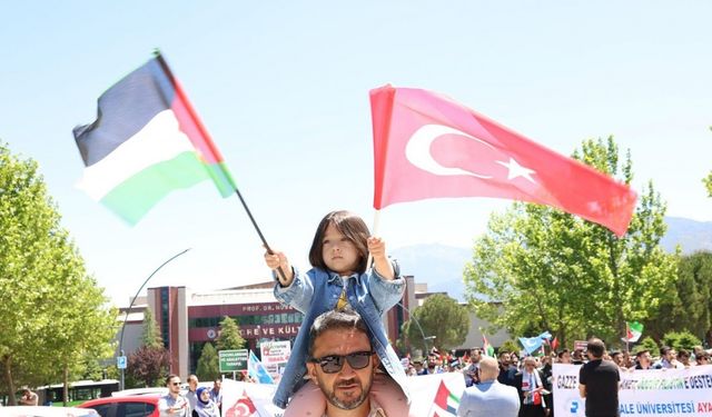 PAÜ’de Filistin’e destek yürüyüşü yapıldı