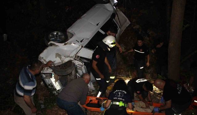 Polisten kaçarken 100 metrelik uçuruma yuvarlandılar: 3 yaralı