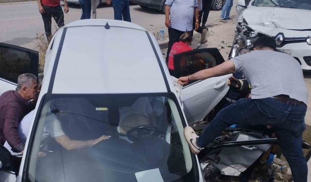 Samandağ’da trafik kazası: 4 yaralaı