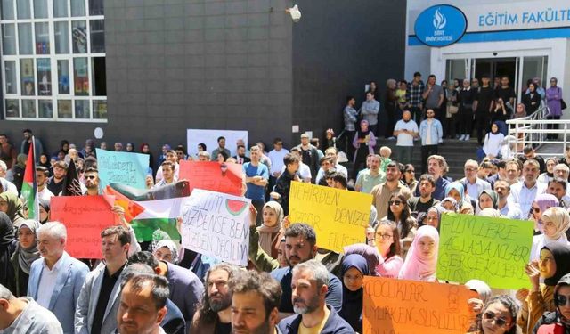 Siirt’te üniversite öğrencilerinden ’Gazze’ye Bir Ses, Bir Nefes’ etkinliği