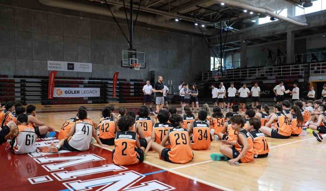 Sinan Güler tecrübesini gençlere aktarıyor