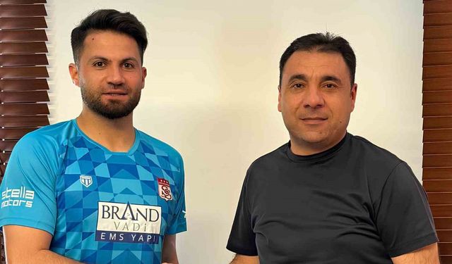 Sivasspor’da kaleci Ali Şaşal Vural’ın sözleşmesi yenilendi