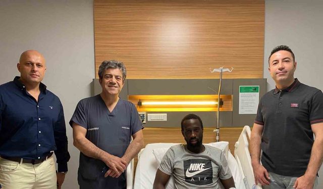 Sivasspor’da Samba Camara ameliyat oldu