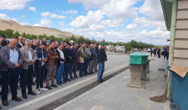 Suç makinesi babası tarafından öldürülen kadın toprağa verildi