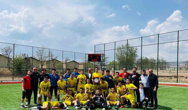 Talasgücü Belediyespor U18 takımının grubu Ankara oldu