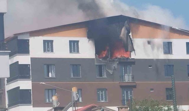 Tatvan’da şiddetli patlama: Alevler daireyi sardı