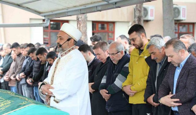 Trafik kazasında hayatını kaybeden genç son yolculuğuna uğurlandı