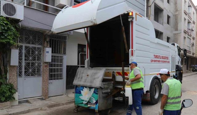 Turgutlu’da çöp konteynerlerine bahar temizliği