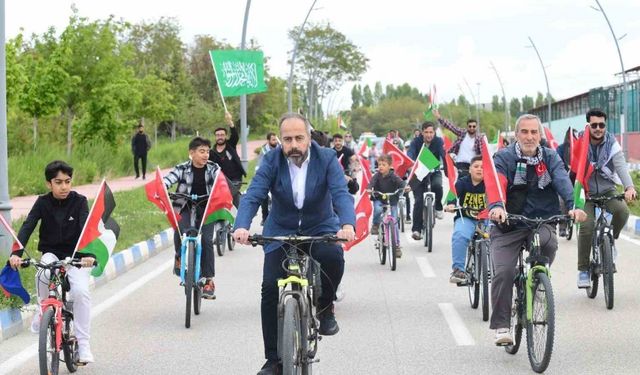 Van YYÜ öğrencileri Gazze’ye destek protestolarını sürdürüyor