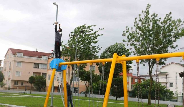 Vatandaşlar, parkları güvenlik kameralarından canlı izleyebilecek