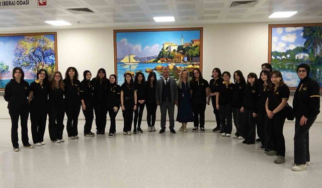 Yalova’da hastane koridorları sanat galerisine döndü