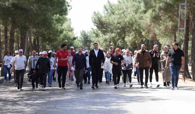 Yılmaz, sağlıklı yaşamı teşvik etmek için yürüdü