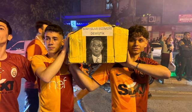 Zonguldak’ta meşaleler geceyi aydınlattı