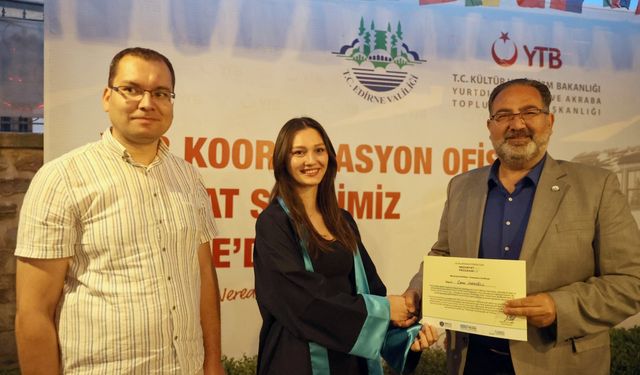 Edirne'de uluslararası öğrenciler mezuniyet sevinci yaşadı