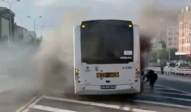 Avcılar'da metrobüste çıkan yangın söndürüldü