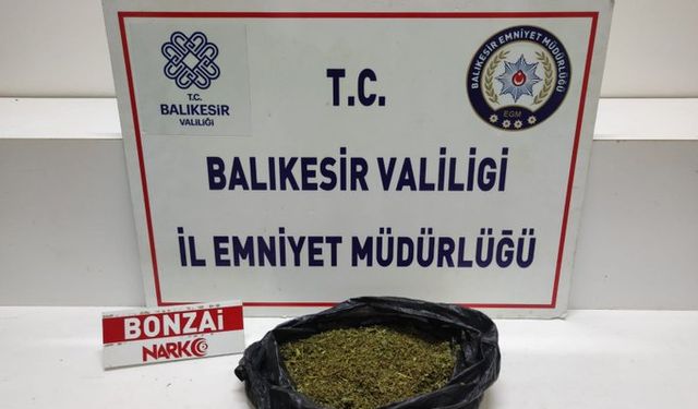 Balıkesir'de 300 gram sentetik uyuşturucu ele geçirildi