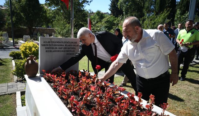 Balıkesir'de arife günü şehit polislerin mezarları ziyaret edildi