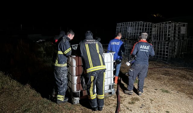 Bursa'da boya fabrikasında çıkan yangın söndürüldü