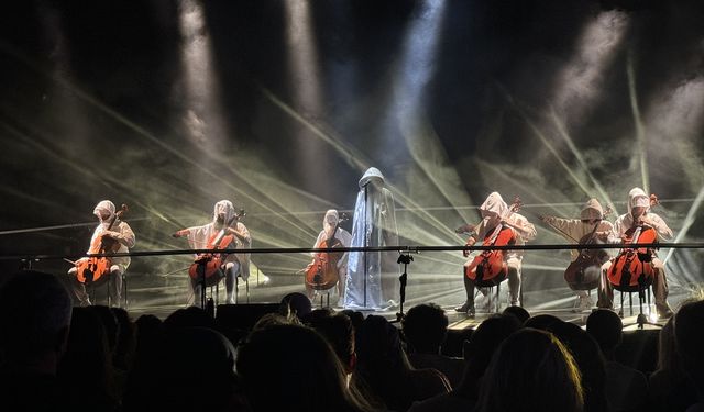 Dünyaca ünlü şarkıcı Imany İstanbul konserinde de Filistin'e destek çağrısı yaptı