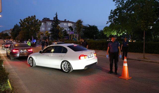 Edirne'de aranan 4 şüpheli asayiş uygulamasında yakalandı