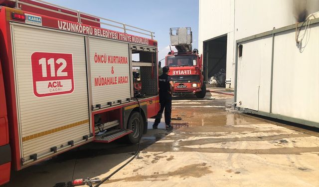 Edirne'de bir fabrikanın bahçesinde çıkan yangın söndürüldü