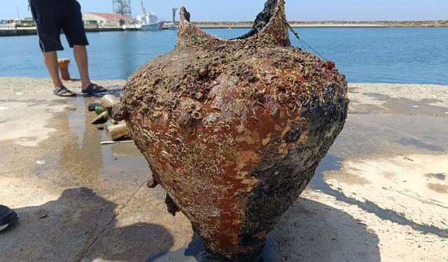 Enez Limanı'nda yapılan çevre temizliğinde amfora bulundu