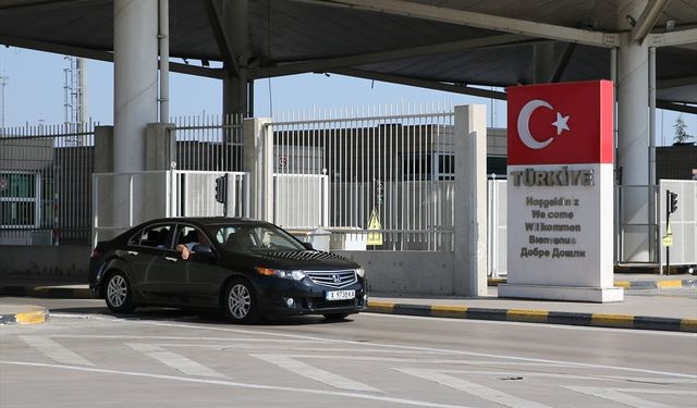 Gurbetçilerin Türkiye'ye gelişleri sürüyor