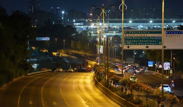 İBB, Sağmalcılar Viyadüğü'nde yol bakım çalışması başlattı