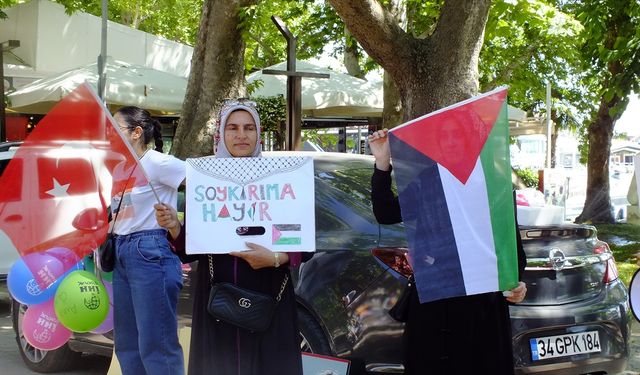 İsrail'in Filistinlilere saldırıları Erdek'te protesto edildi