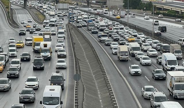 İstanbul'da bayram öncesi trafik yoğunluğu yaşanıyor