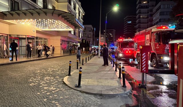 Kadıköy'de otelde yangın çıktı