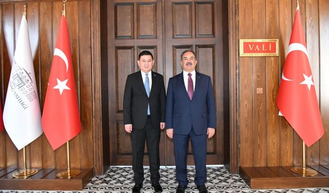 Kazakistan'ın İstanbul Başkonsolosu Amankul Tekirdağ'da ziyaretlerde bulundu