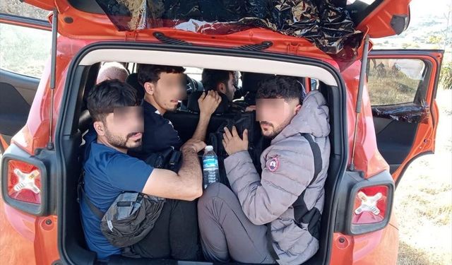 Kırklareli'nde bir araçta 8 düzensiz göçmen ile bir kaçakçı yakalandı